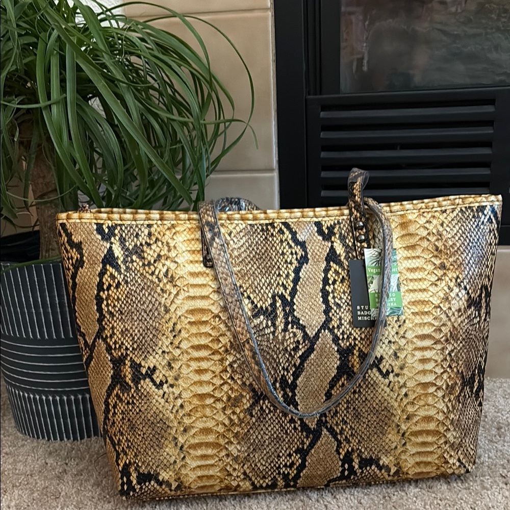 NWT Badgley Mischa Vegan Leather Snake Print Tote Bag - Picture 2 of 6